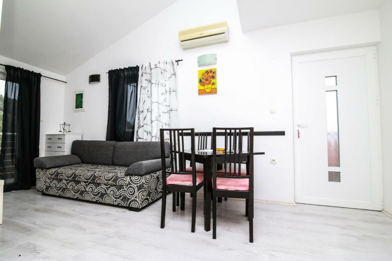 Apartments Alma 포드고라 외부 사진