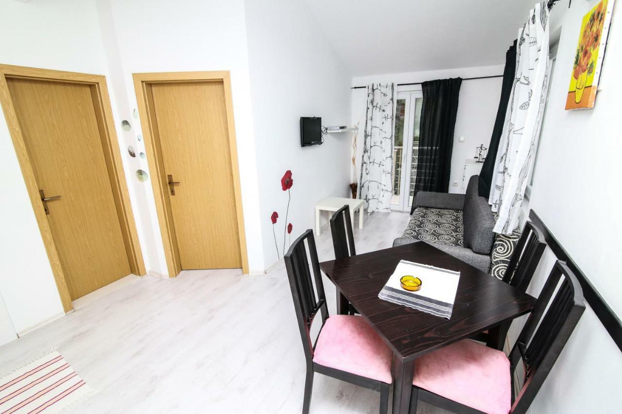 Apartments Alma 포드고라 외부 사진